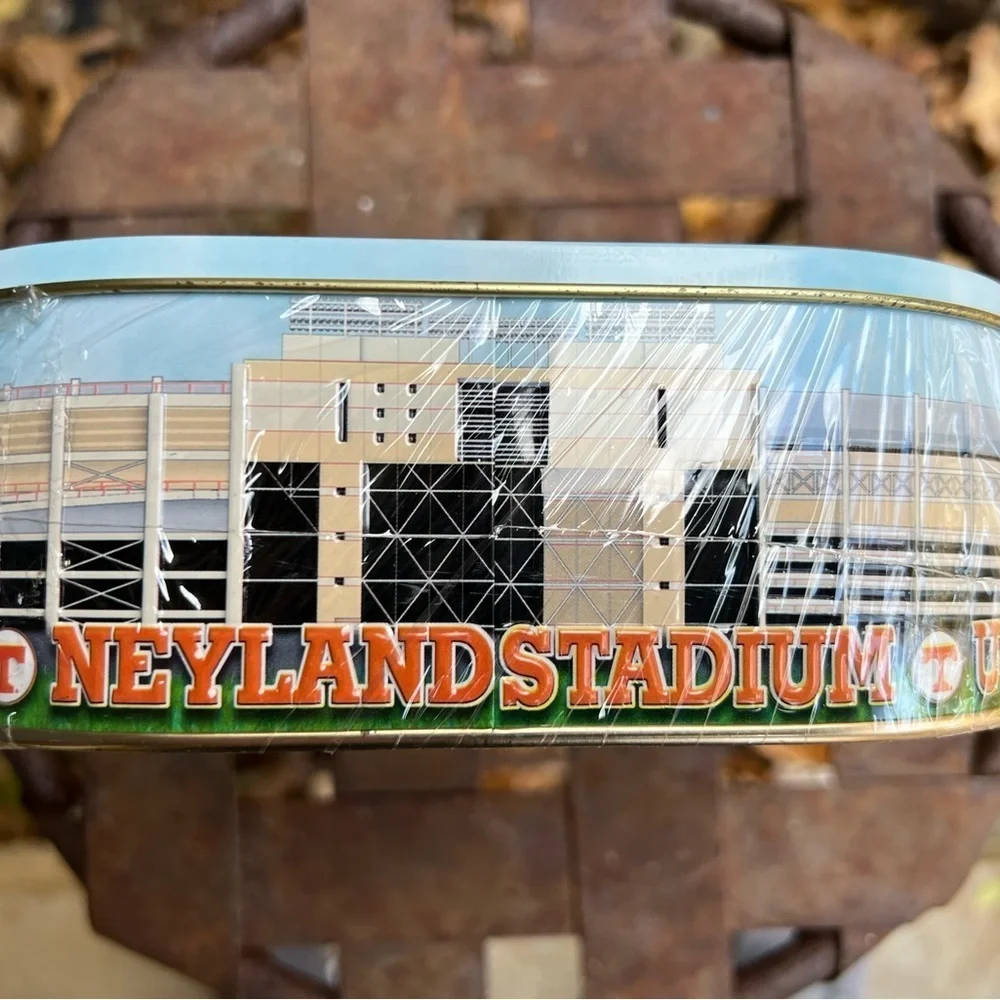 University of Tennessee Vols Golf Set NEYLAND STADIUM Ca. 2000